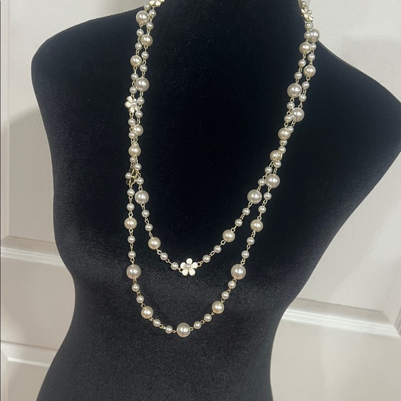 NWT❤️ Elegant Camellia Flower Multi layer Necklace - Picture 12 of 17
